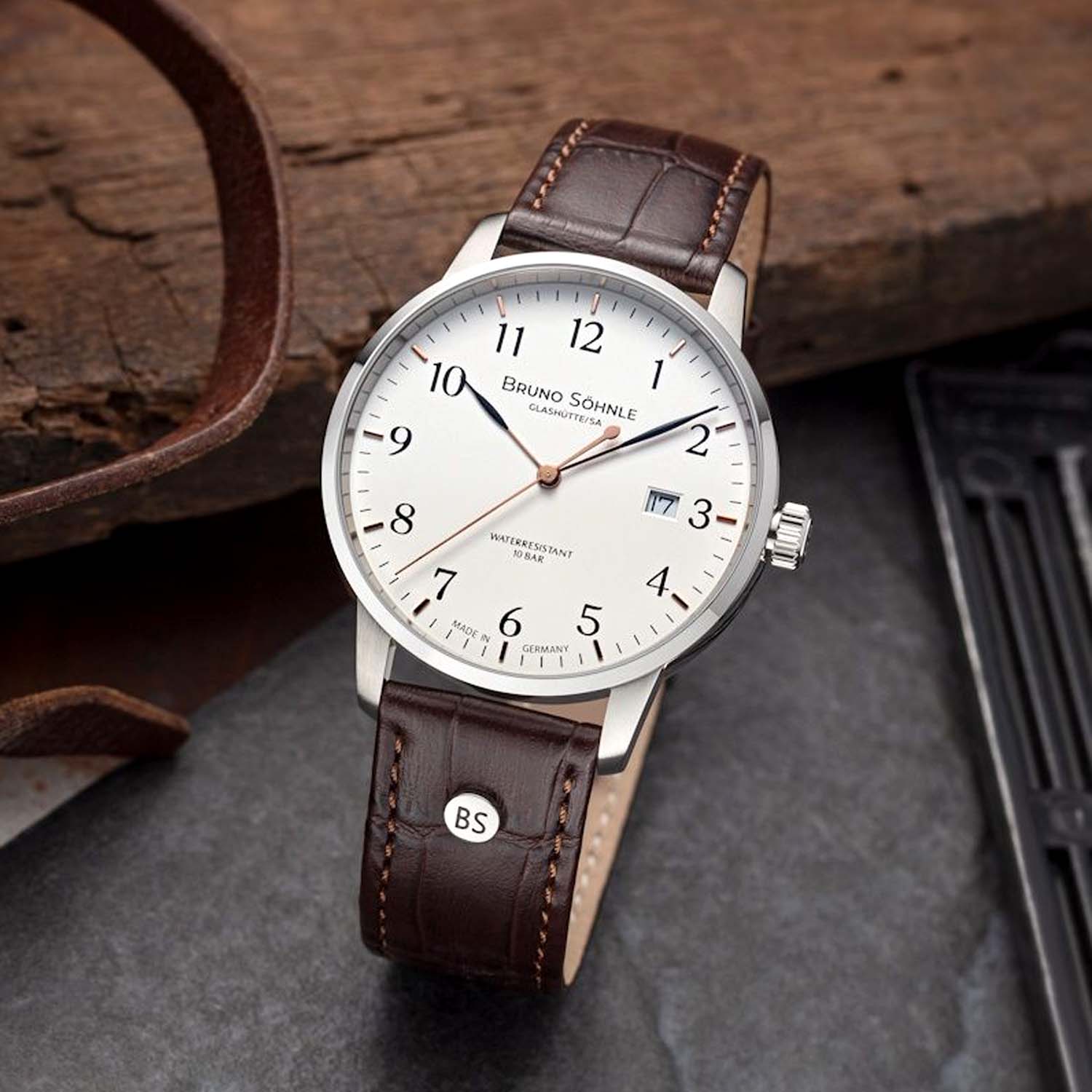 Klassische Glashuette Lederbanduhr von Bruno Soehnle Hamburg 17 13201 221 3