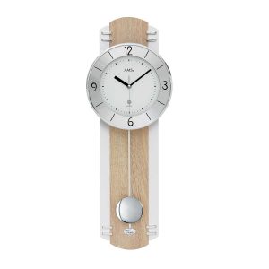 Moderne Funkwanduhr mit Pendel und Holzgehäuse